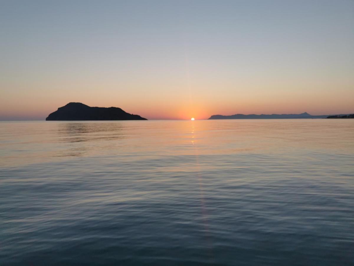 Kato Stalos Mare Esterno foto